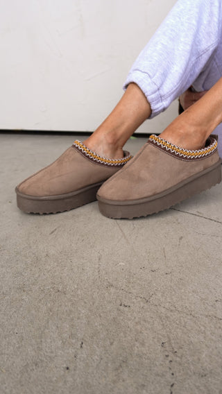 Mocha Fur-Lined Platform Slides